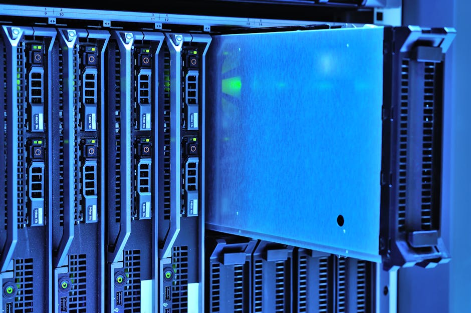 Server racks s osvjetljenjem u podatkovnom centru